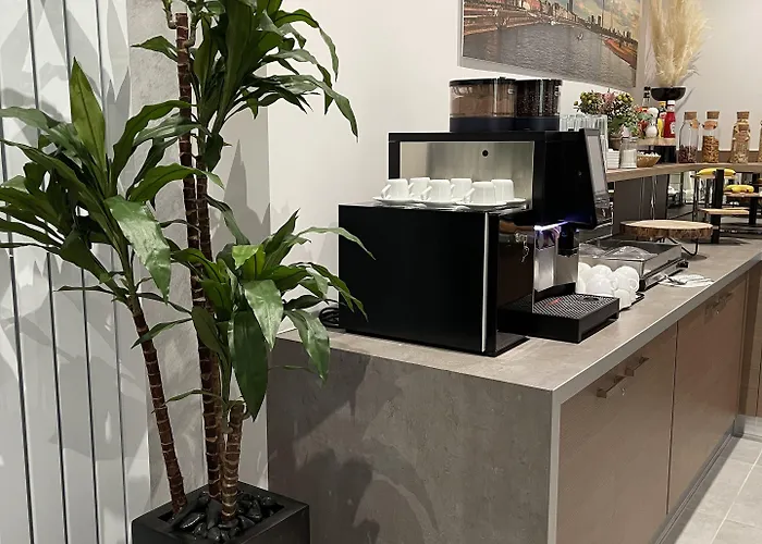 Palm Premium & Hotel