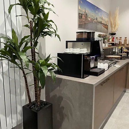 Palm Premium & Отель